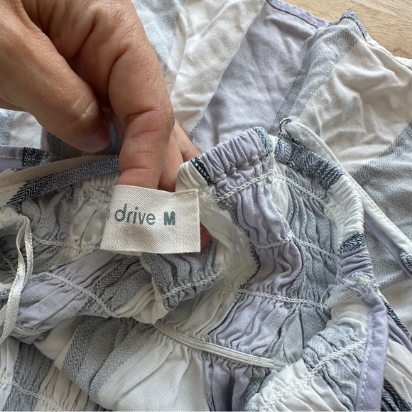 Ocean Drive White and Blue Smocked Cropped Tank Top - Picture 4 of 6